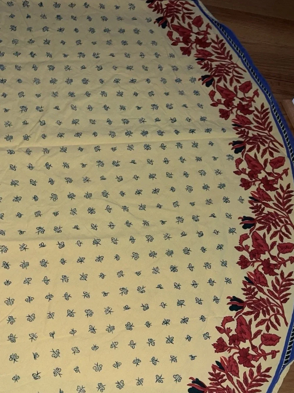 Williams Sonoma Provence French Country 70” Round Tablecloth